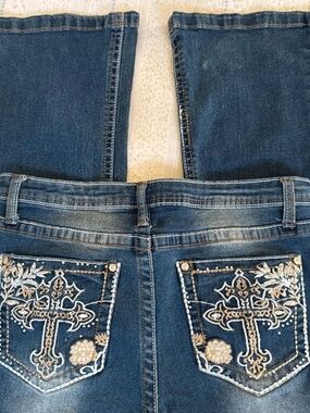Harper & Ivy Women's Navy and Blue Jeans